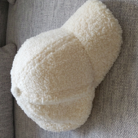 Zara faux shearling cap - Picture 10 of 12